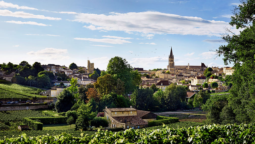 Panoramic view of Saint-Emilion in Bordeaux